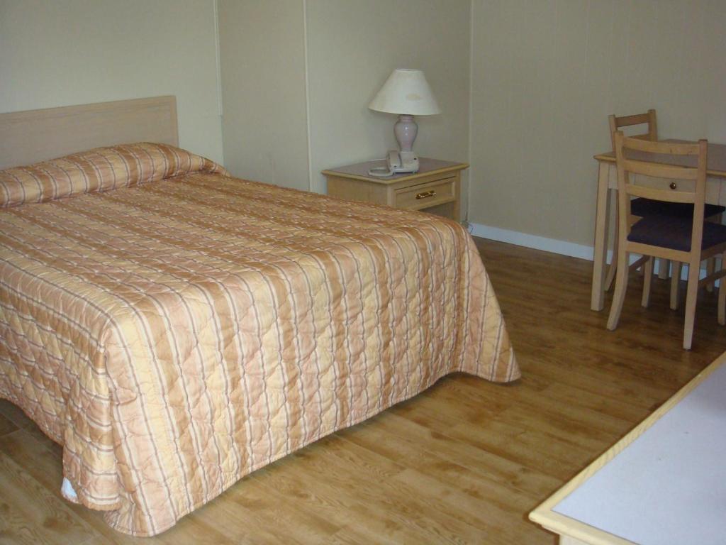 Trans Canada Motel Kamloops Room photo