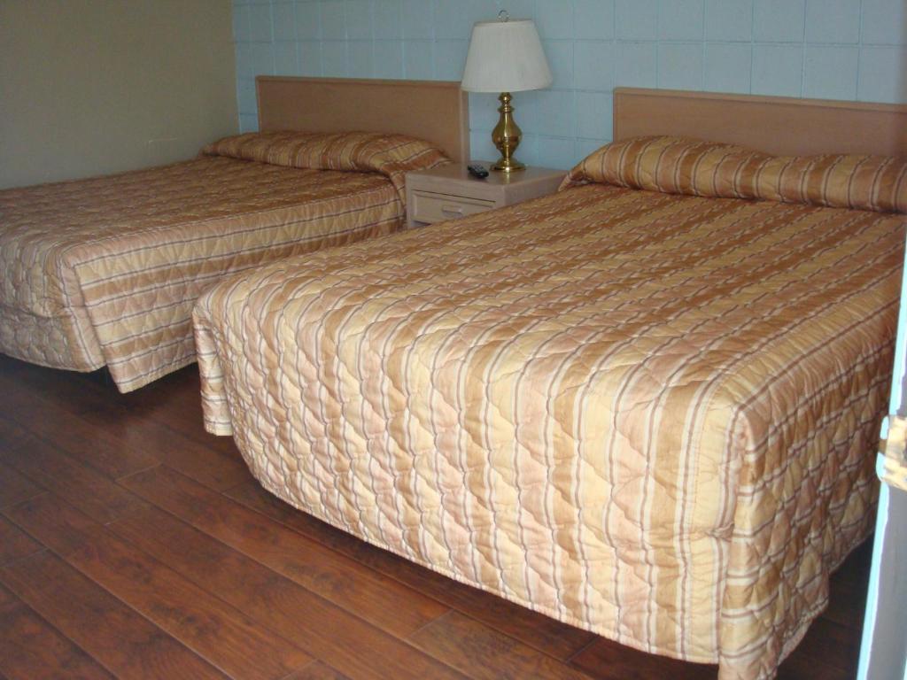 Trans Canada Motel Kamloops Room photo