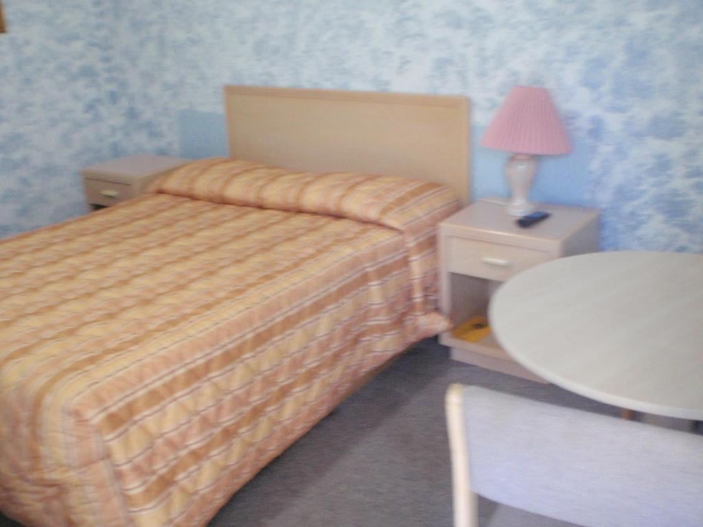 Trans Canada Motel Kamloops Room photo
